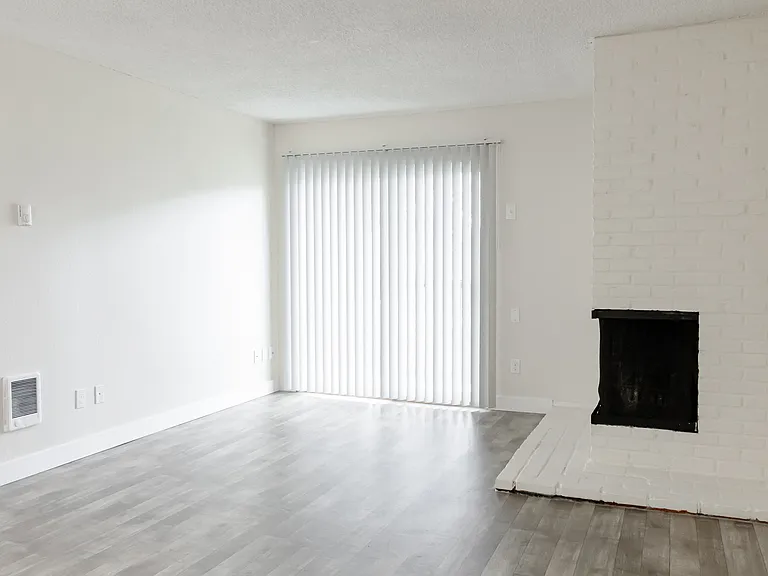 Greenburg Oaks Apartments — Photo 6