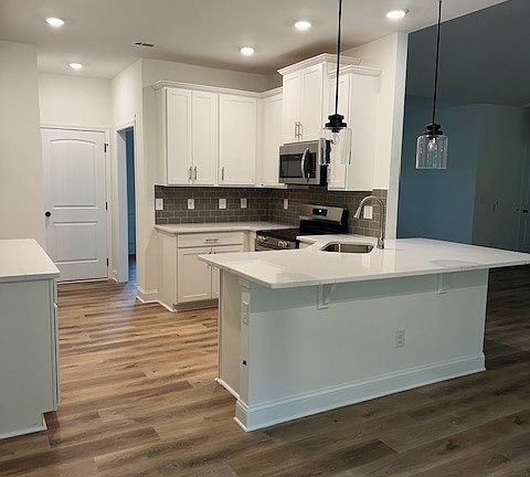 2nd image of 704 Nixon Rd