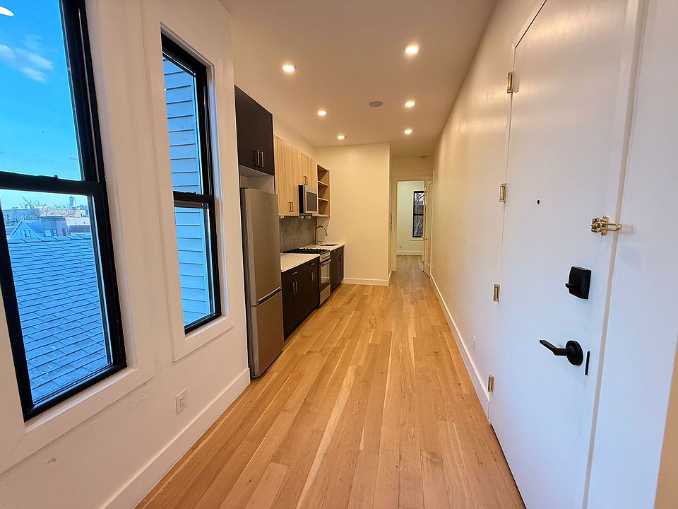 1st image of 50 Grace St #39E