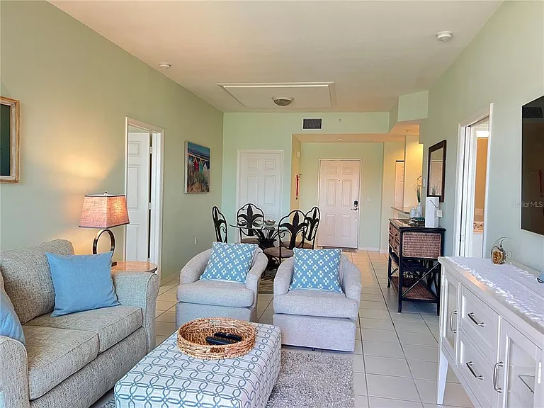 2060 Matecumbe Key Rd #2105 — Photo 14