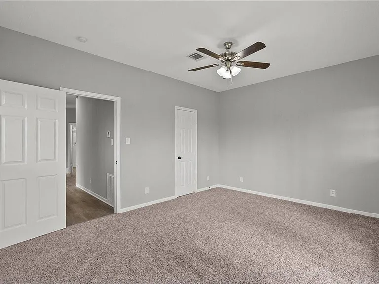 401 Paradise Dr — Photo 18