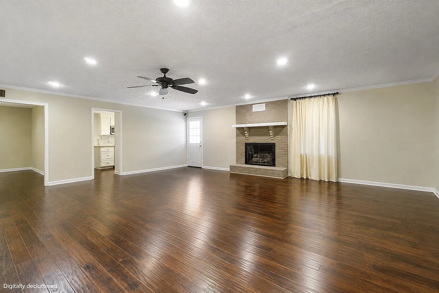 3 bed, 1939 sqft, $2,900 — Photo 3