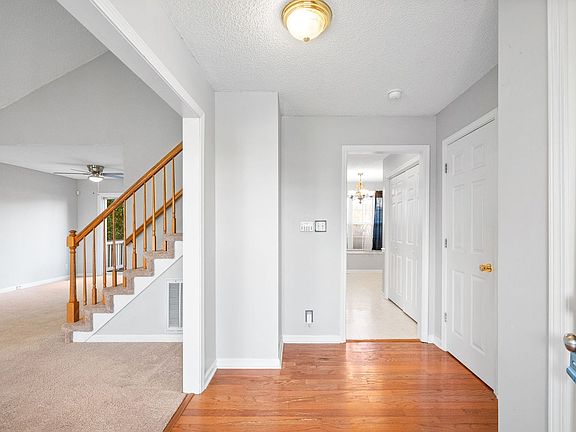 3rd image of 1127 Lamont Ct