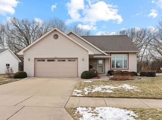 1305 Heidi Haven Ct, Oshkosh, WI 54904