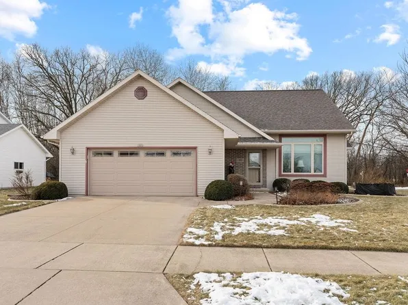 1305 Heidi Haven Ct, Oshkosh, WI 54904
