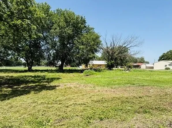 107 S Hoisington St, Arma, KS 66712
