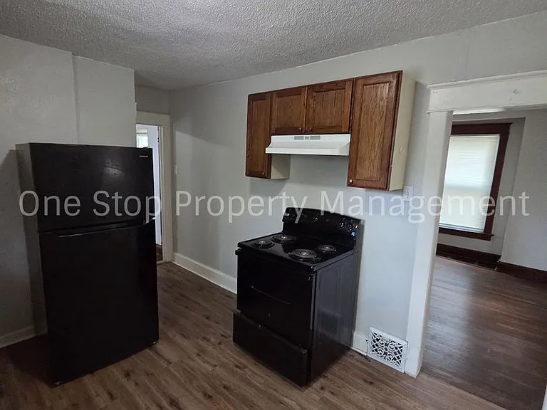 5901 Lexington Ave — Photo 11