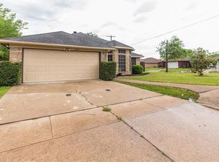 6200 Tempest Dr, Arlington, TX 76001