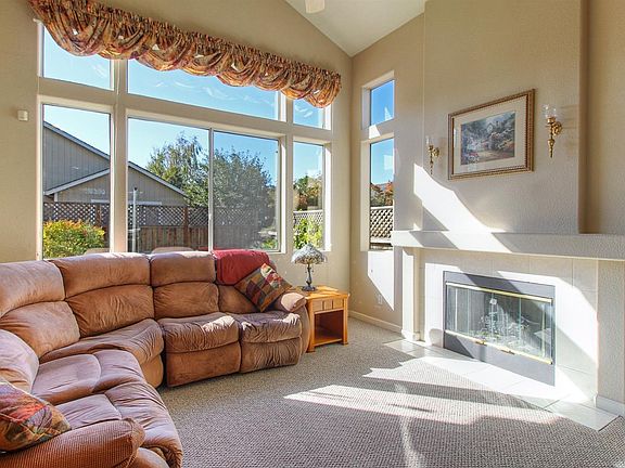 5th image of 2090 Bellevue Ranch