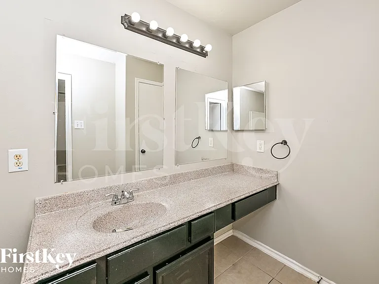 1319 Seagler Pond Ln — Photo 12