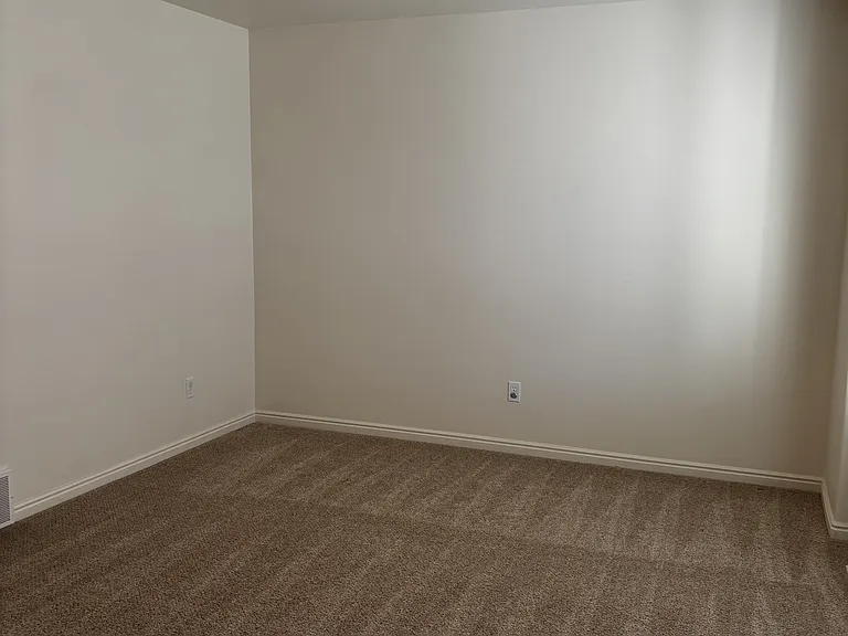 2431 E Ox Yoke Dr — Photo 3