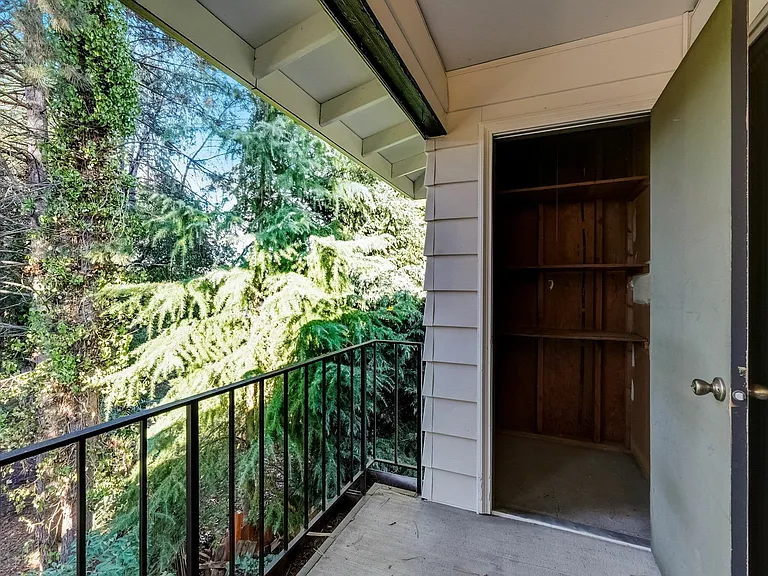 37-web-or-mls- SW Hall Blvd-037
