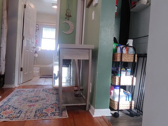 2nd flhallway (hardwood flooring)