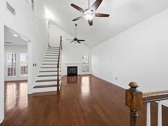 5th image of 5932 Stone Brook Dr