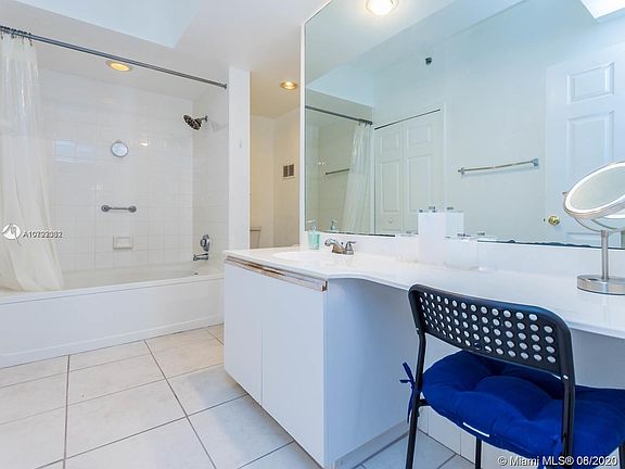 2nd image of 3225 NE 184th St APT 10304