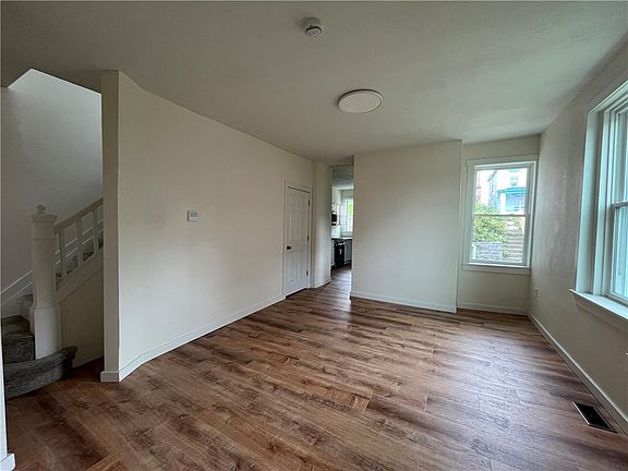 4th image of 424 Suncrest St