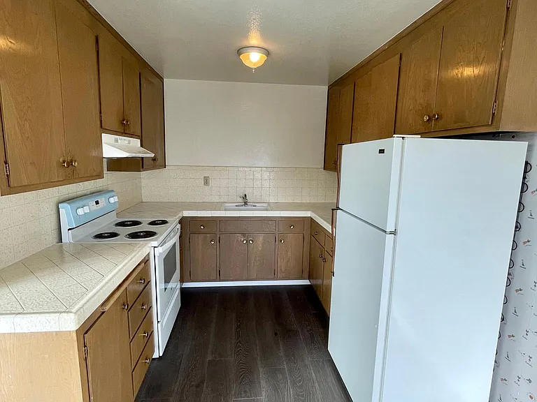 1336 Judah St #302 — Photo 7