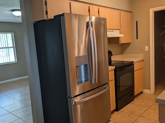 4th image of 931 Cedar Cir