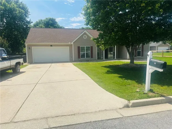 35 Creek Bend Trl, Oxford, GA 30054