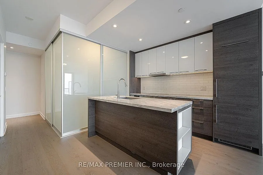 The Residences of 488 University Avenue — Photo 4