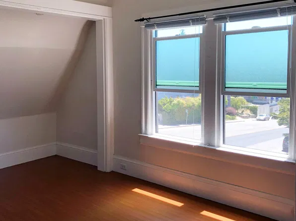 4385 Howe St APT 3, Oakland, CA 94611