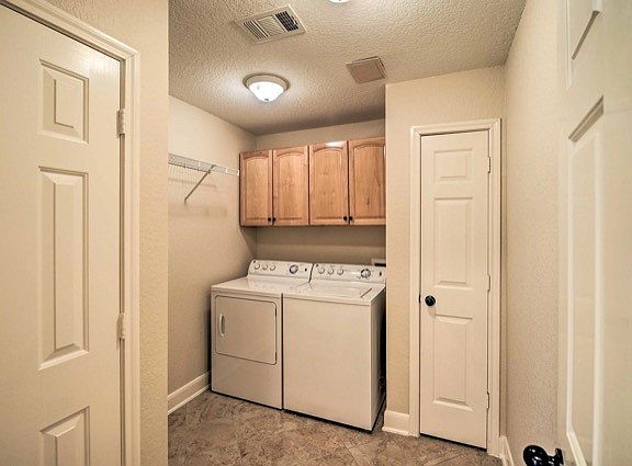 4th image of 605 6th St #605F