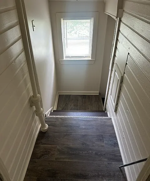 219 Girard St — Photo 9