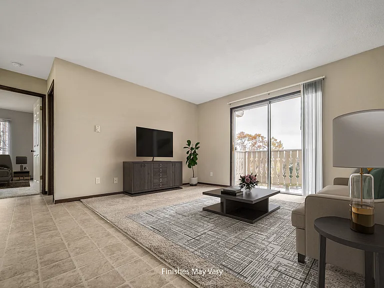 2900 W War Memorial Dr — Photo 42