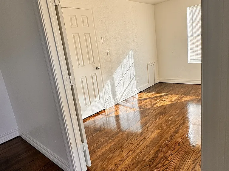 1148 N Lottie Ave — Photo 2