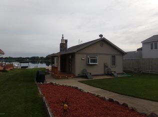 45666 Lake Dr, Decatur, MI 49045