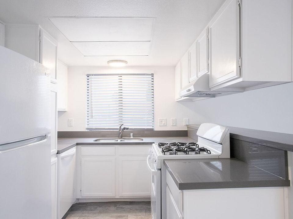 1st image of 32955 Canyon Vista Rd #B