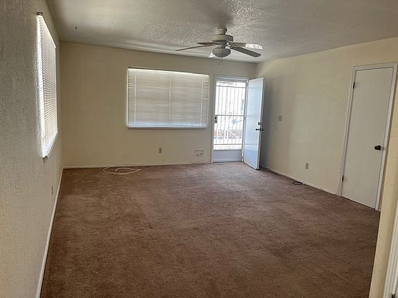 4th image of 2515 1/2 Fort Blvd
