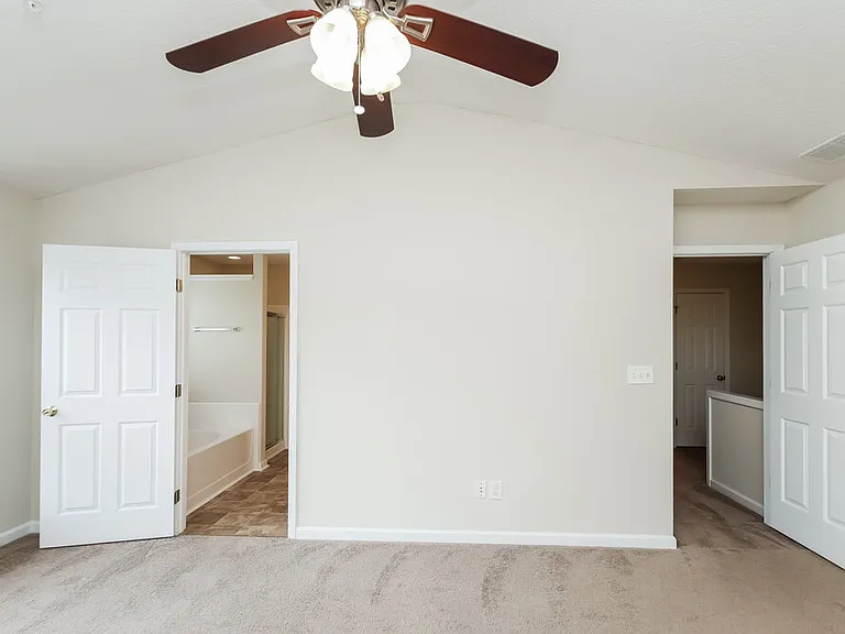 242 Regent Sq — Photo 10