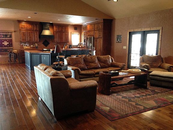 2nd image of 3215 Dogwood Dr