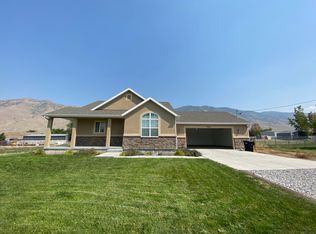7962 Mountain View Rd, Lake Point, UT 84074