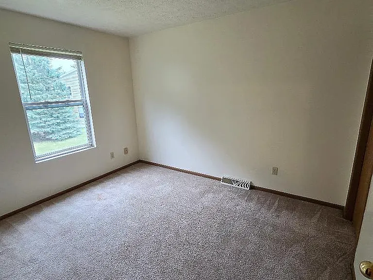990 Cedar Run Ct NW — Photo 3