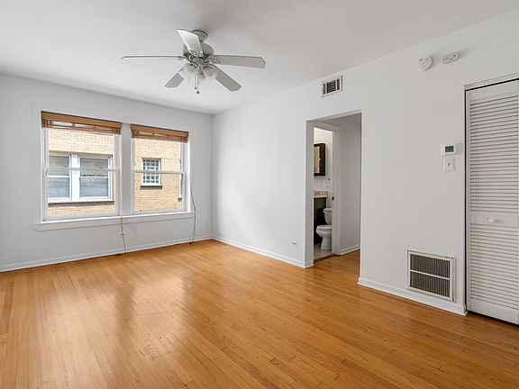 3rd image of 4240 N Clarendon Ave APT 312S