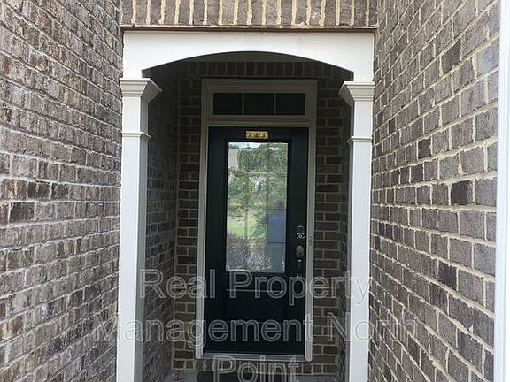2nd image of 1175 Hampton Oaks Dr