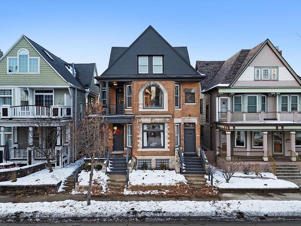 1st image of 1923 N Oakland AVENUE #1925