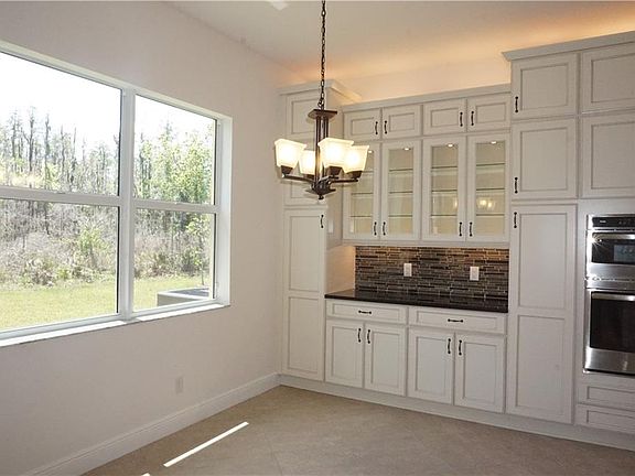 5th image of 5015 Emerald Isle Dr