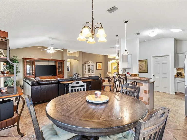 1505 Doria Ln — Photo 16