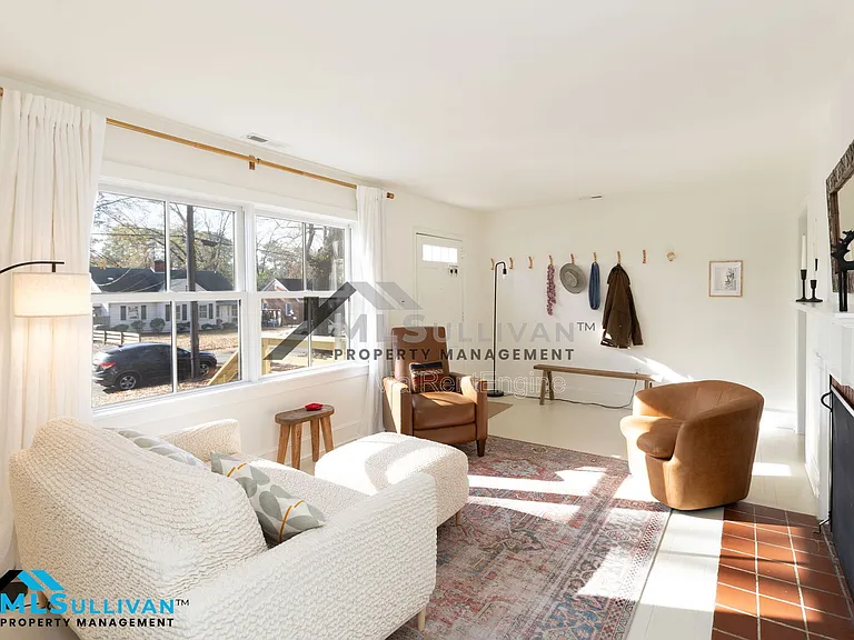 1803 Hillcrest Dr — Photo 6