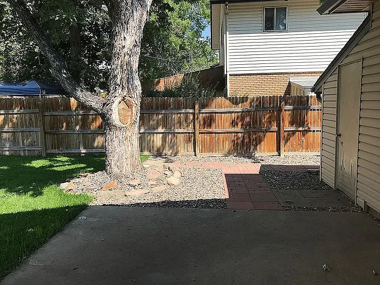 1749 S Flower St — Photo 27