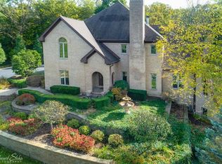 10018 Haegers Bend Rd, Barrington, IL 60010