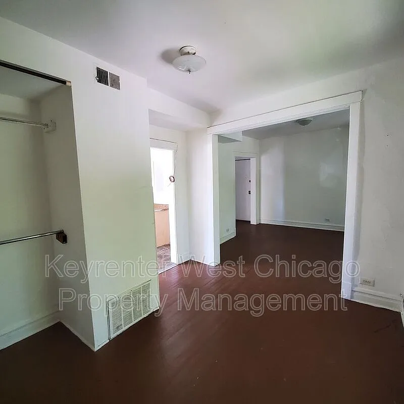 2 bed, 1.0 bath, 750 sqft, $1,500 — Photo 2