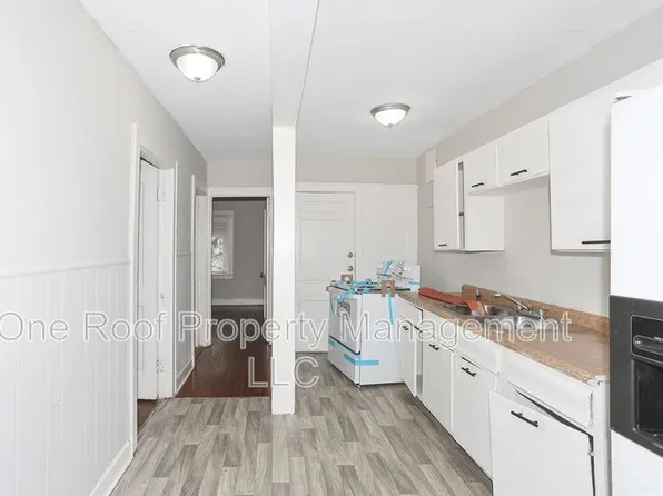 3225 E 8th St APT 2E, Kansas City, MO 64124