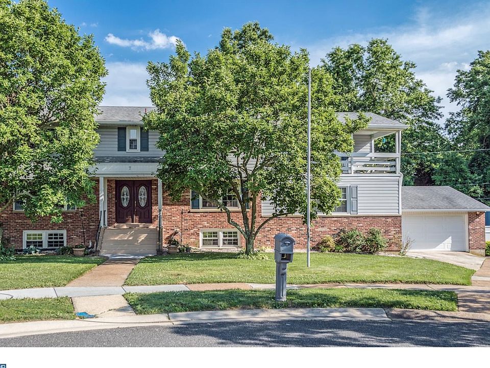 1st image of 7 Rosetree Ct