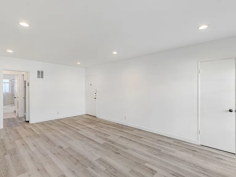 1122 S. Shenandoah St. — Photo 18