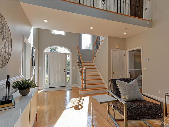 4th image of 4785 Birchhollow Dr