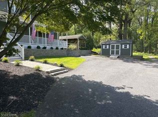 24 W Grand St, Hampton, NJ 08827